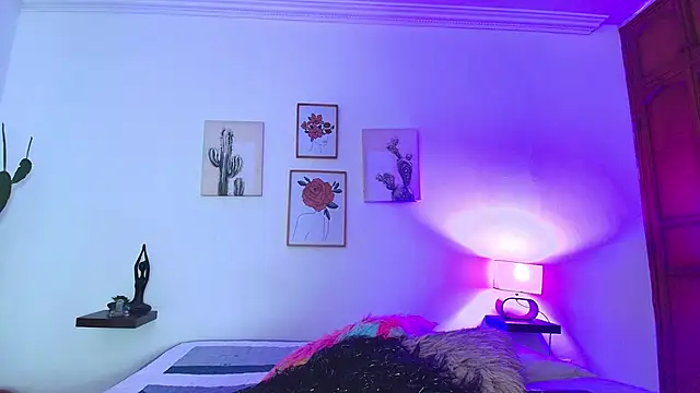 Snapshot of miwa_cute chatting on 02/10/25, 07:49 miwa cute online show from 02/10/25, 07:49