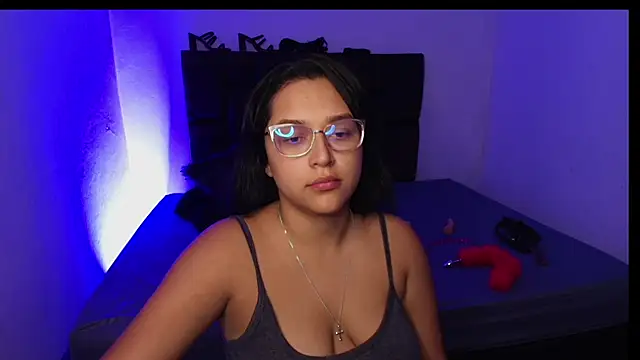 Snapshot of EmilySavvato chatting on 01/05/25, 04:58 EmilySavvato online show from 01/05/25, 04:58