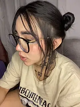 Snapshot of Nickiiiii chatting on 01/03/25, 06:11 Nickiiiii online show from 01/03/25, 06:11