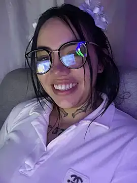 Snapshot of Nickiiiii chatting on 01/08/25, 01:42 Nickiiiii online show from 01/08/25, 01:42