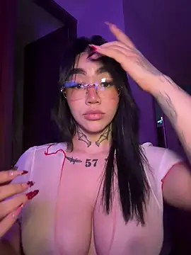 Nickiiiii online show from 04/12/26, 06:40