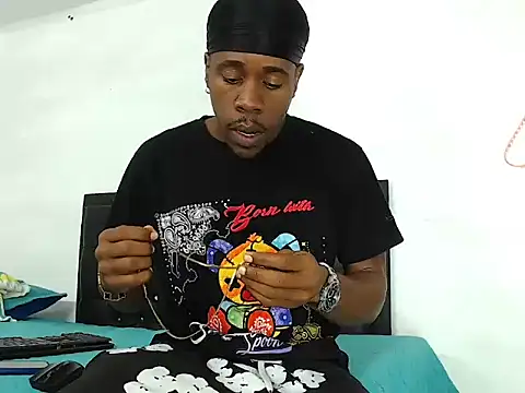 Snapshot of Damian_hart_24CM chatting on 02/28/26, 11:11 Damian hart 24CM online show from 02/28/26, 11:11