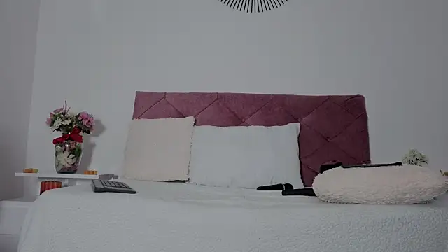 EMILY ROUSSE71 online show from 02/06/26, 11:19