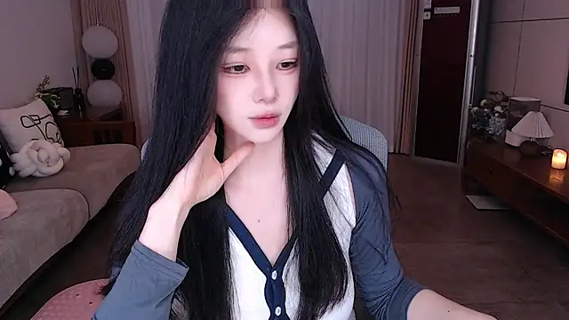 sweateanv  online show from 04/09/26, 09:26