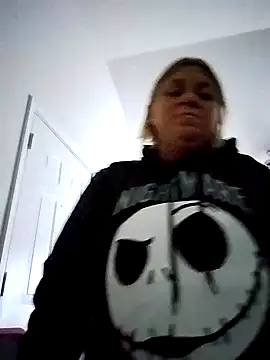 Snapshot of Playmate86 chatting on 12/15/24, 05:42 Playmate86 online show from 12/15/24, 05:42