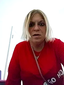 Snapshot of Playmate86 chatting on 12/16/24, 03:32 Playmate86 online show from 12/16/24, 03:32