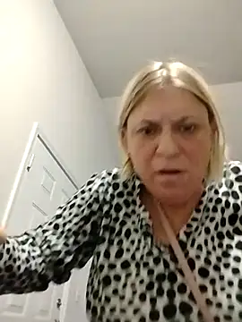 Snapshot of Playmate86 chatting on 12/21/24, 11:33 Playmate86 online show from 12/21/24, 11:33