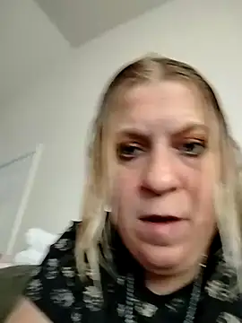 Snapshot of Playmate86 chatting on 02/25/25, 05:25 Playmate86 online show from 02/25/25, 05:25