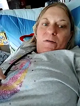 Snapshot of Playmate86 chatting on 02/27/25, 06:09 Playmate86 online show from 02/27/25, 06:09