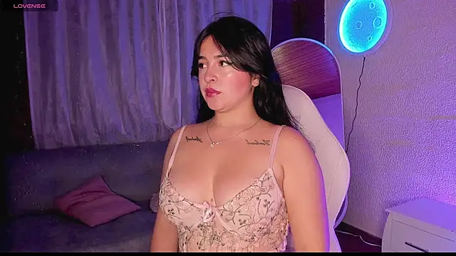 Snapshot of sunshine_maddy chatting on 01/25/25, 01:10 sunshine maddy online show from 01/25/25, 01:10