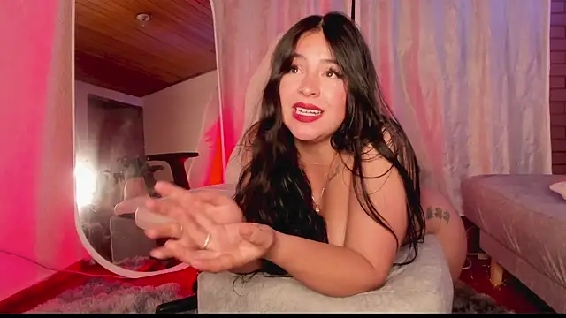 Snapshot of sunshine_maddy chatting on 01/28/25, 05:32 sunshine maddy online show from 01/28/25, 05:32