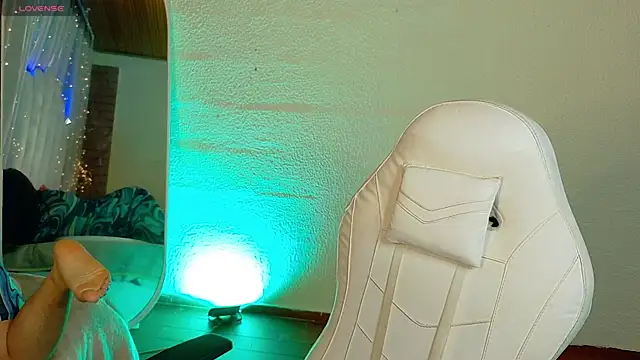 Snapshot of sunshine_maddy chatting on 11/20/25, 11:48 sunshine maddy online show from 11/20/25, 11:48