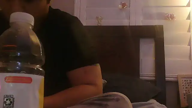 Snapshot of cloudyspun chatting on 11/20/25, 01:11 cloudyspun online show from 11/20/25, 01:11