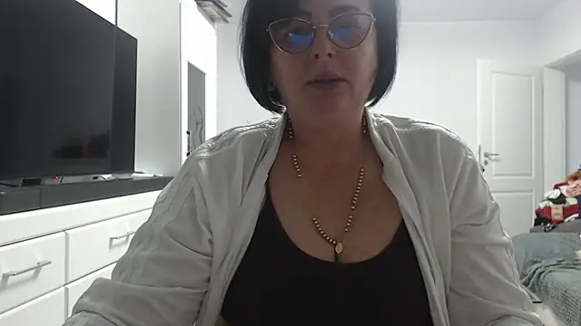 Amandamuller1982 online show from 11/03/25, 04:52