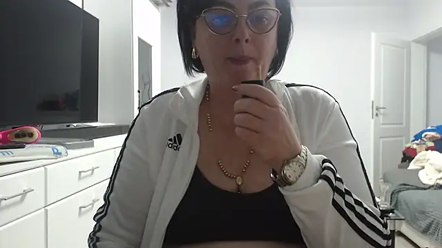 Amandamuller1982 online show from 11/13/25, 12:53