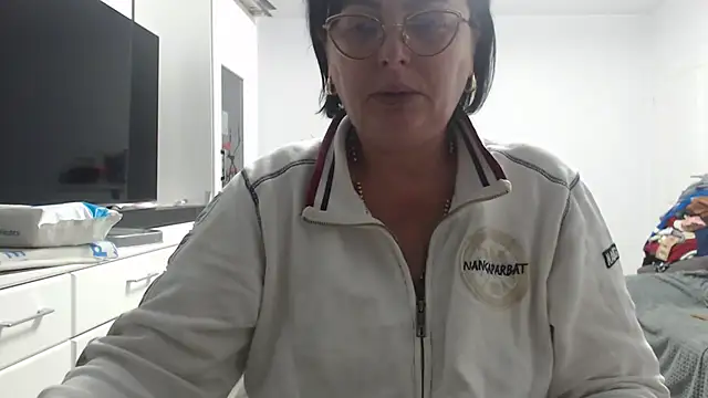 Amandamuller1982 online show from 11/18/25, 09:41