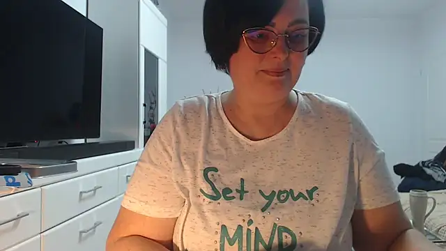 Amandamuller1982 online show from 04/08/26, 07:25