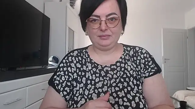 Amandamuller1982 online show from 04/28/26, 07:13