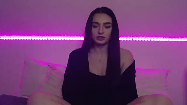 Snapshot of AdelinaAlia chatting on 02/17/25, 07:31 AdelinaAlia online show from 02/17/25, 07:31