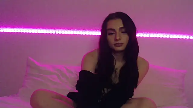 Snapshot of AdelinaAlia chatting on 02/26/25, 12:05 AdelinaAlia online show from 02/26/25, 12:05