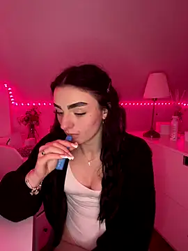 Snapshot of AdelinaAlia chatting on 09/23/25, 08:12 AdelinaAlia online show from 09/23/25, 08:12