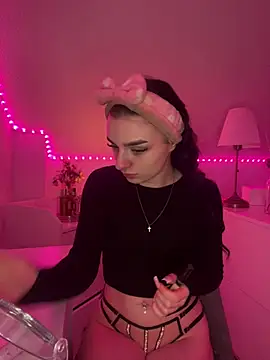 Snapshot of AdelinaAlia chatting on 02/18/26, 07:32 AdelinaAlia online show from 02/18/26, 07:32