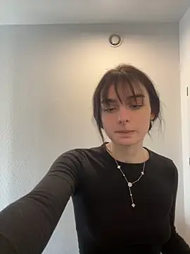 AdelinaAlia online show from 04/24/26, 10:18