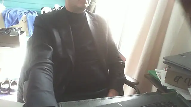 Snapshot of shyfrenchcock1 chatting on 01/19/26, 09:02 shyfrenchcock1 online show from 01/19/26, 09:02