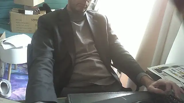 Snapshot of shyfrenchcock1 chatting on 02/12/26, 02:34 shyfrenchcock1 online show from 02/12/26, 02:34