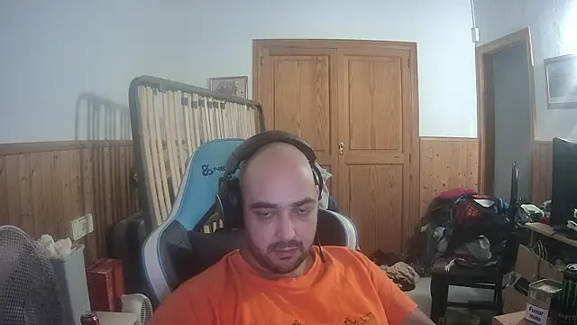 Snapshot of chicomallorca96 chatting on 09/28/25, 02:22 chicomallorca96 online show from 09/28/25, 02:22