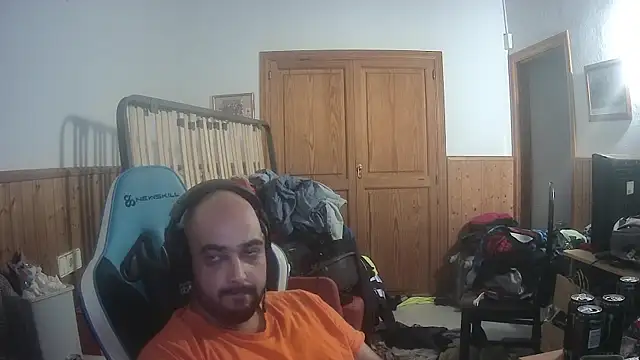 Snapshot of chicomallorca96 chatting on 10/05/25, 03:10 chicomallorca96 online show from 10/05/25, 03:10