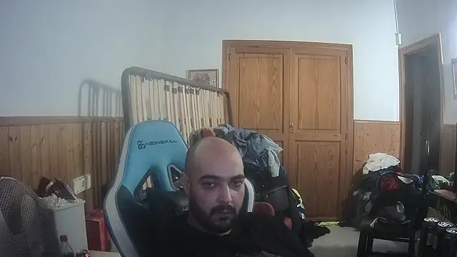 Snapshot of chicomallorca96 chatting on 10/13/25, 10:37 chicomallorca96 online show from 10/13/25, 10:37