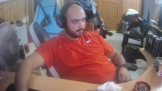 Snapshot of chicomallorca96 chatting on 10/14/25, 05:47 chicomallorca96 online show from 10/14/25, 05:47