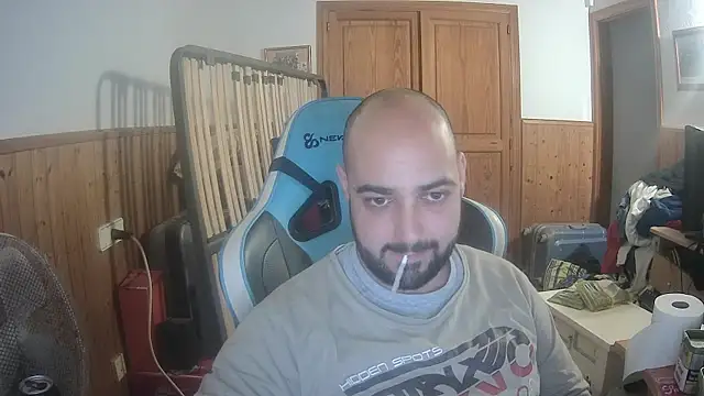 Snapshot of chicomallorca96 chatting on 01/06/26, 04:54 chicomallorca96 online show from 01/06/26, 04:54