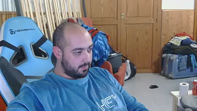 Snapshot of chicomallorca96 chatting on 02/08/26, 04:21 chicomallorca96 online show from 02/08/26, 04:21