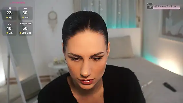 Snapshot of ZoeeZolton chatting on 01/01/25, 08:58 ZoeeZolton online show from 01/01/25, 08:58