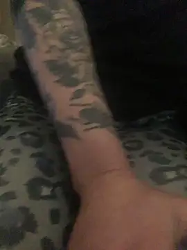 Snapshot of zra_andre chatting on 02/08/25, 11:12 zra andre online show from 02/08/25, 11:12