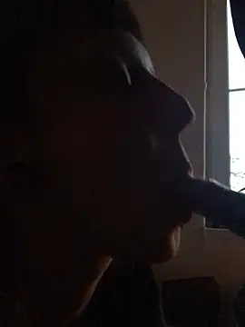 Snapshot of zra_andre chatting on 02/14/25, 04:20 zra andre online show from 02/14/25, 04:20