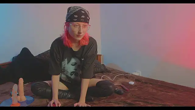 Snapshot of Bloom-fairy chatting on 01/15/26, 12:43 Bloom-fairy online show from 01/15/26, 12:43