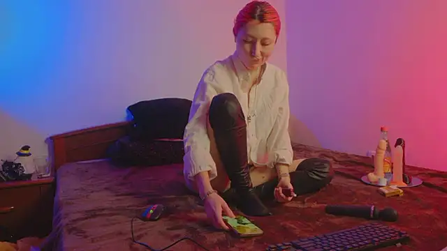 Snapshot of Bloom-fairy chatting on 02/02/26, 02:16 Bloom-fairy online show from 02/02/26, 02:16