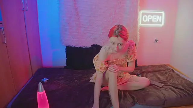 Snapshot of Bloom-fairy chatting on 02/04/26, 02:01 Bloom-fairy online show from 02/04/26, 02:01