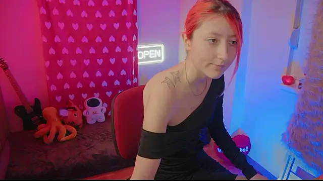 Snapshot of Bloom-fairy chatting on 02/13/26, 12:56 Bloom-fairy online show from 02/13/26, 12:56