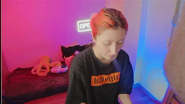 Snapshot of Bloom-fairy chatting on 02/22/26, 02:59 Bloom-fairy online show from 02/22/26, 02:59