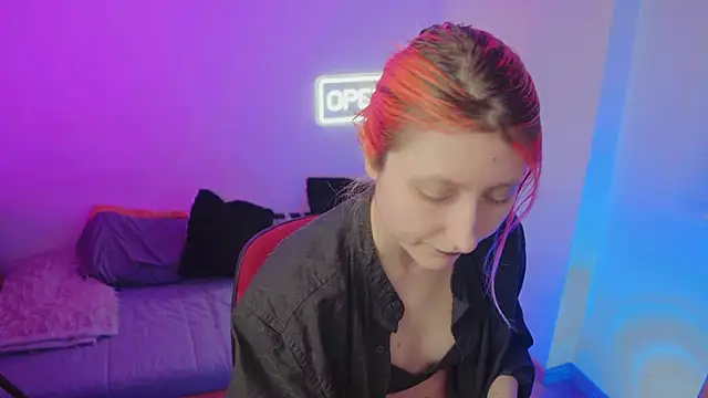 Snapshot of Bloom-fairy chatting on 03/04/26, 02:56 Bloom-fairy online show from 03/04/26, 02:56