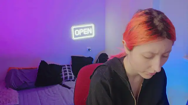 Snapshot of Bloom-fairy chatting on 03/05/26, 01:18 Bloom-fairy online show from 03/05/26, 01:18