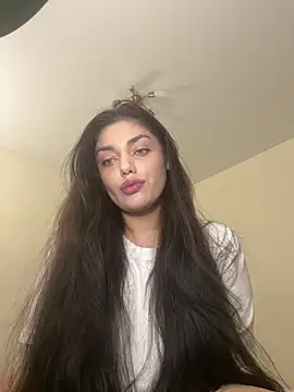 Snapshot of Sweet_Khalifa_ chatting on 02/02/25, 03:39 Sweet Khalifa  online show from 02/02/25, 03:39