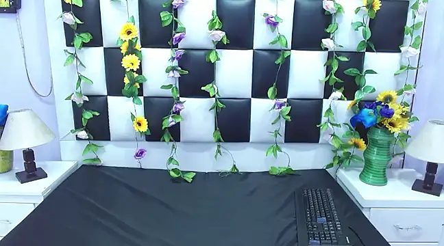 Morgana Smit online show from 02/06/25, 08:34