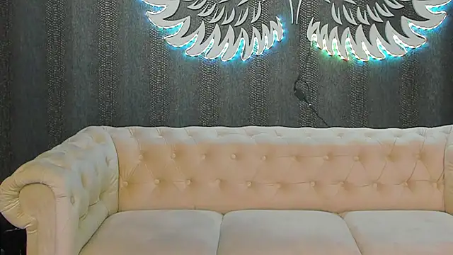 Snapshot of anemarieejolie chatting on 01/24/25, 10:30 anemarieejolie online show from 01/24/25, 10:30