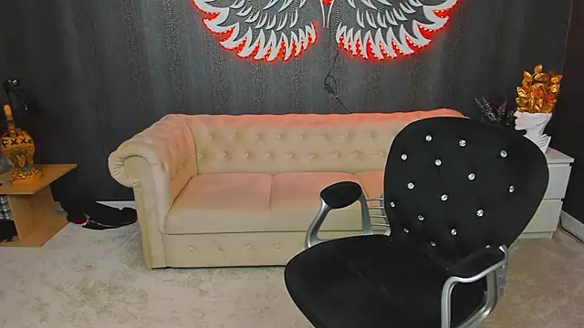 Snapshot of anemarieejolie chatting on 02/06/25, 10:00 anemarieejolie online show from 02/06/25, 10:00
