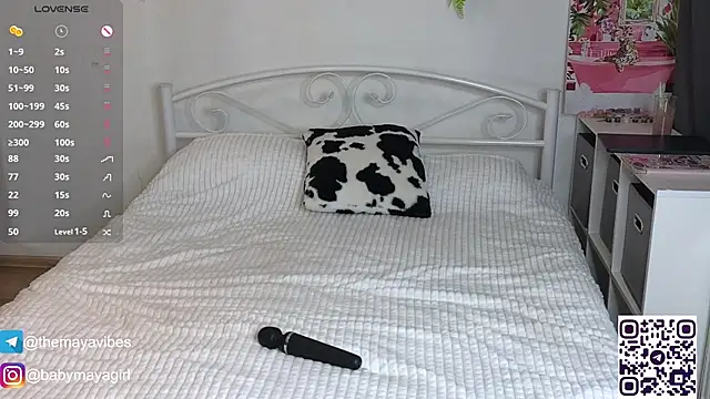 Maya Rave online show from 09/16/25, 03:51